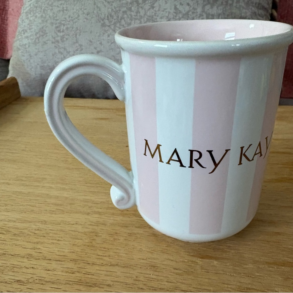 Mary Kay Elegant Pink and White Mug